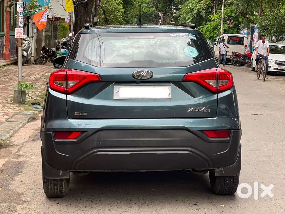Mahindra Xuv300 1.2 W6 Amt Petrol, 2023, Petrol