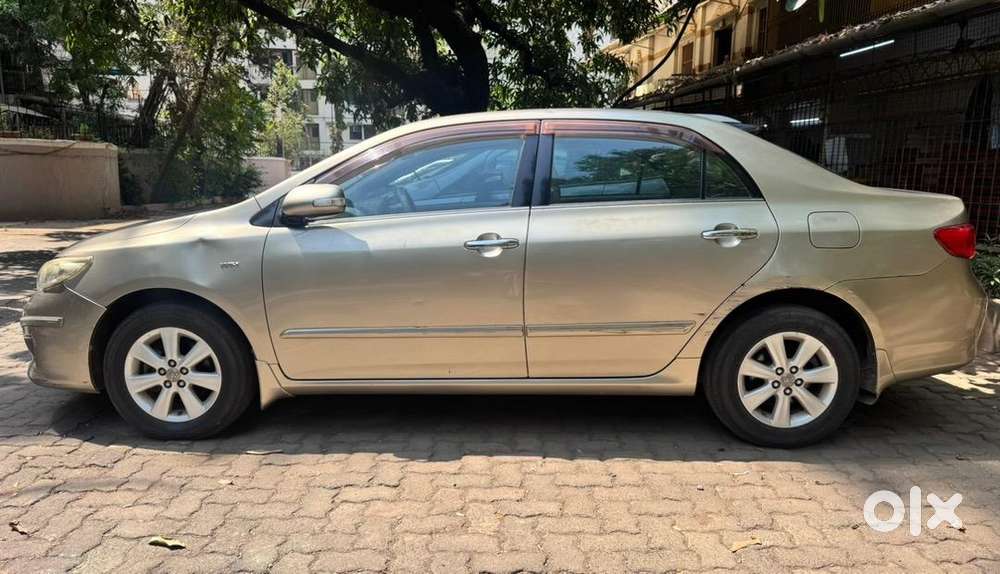 Toyota Corolla Altis 2010 Petrol Well Maintained