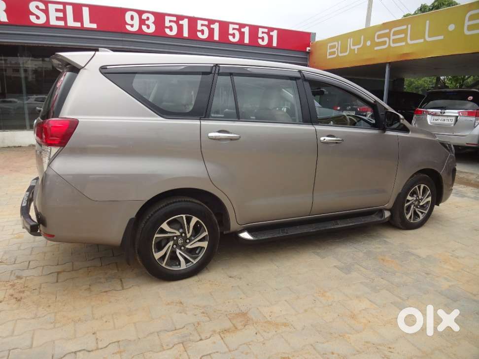 Toyota Innova Crysta 2.8 Gx At 8s, 2022, Diesel
