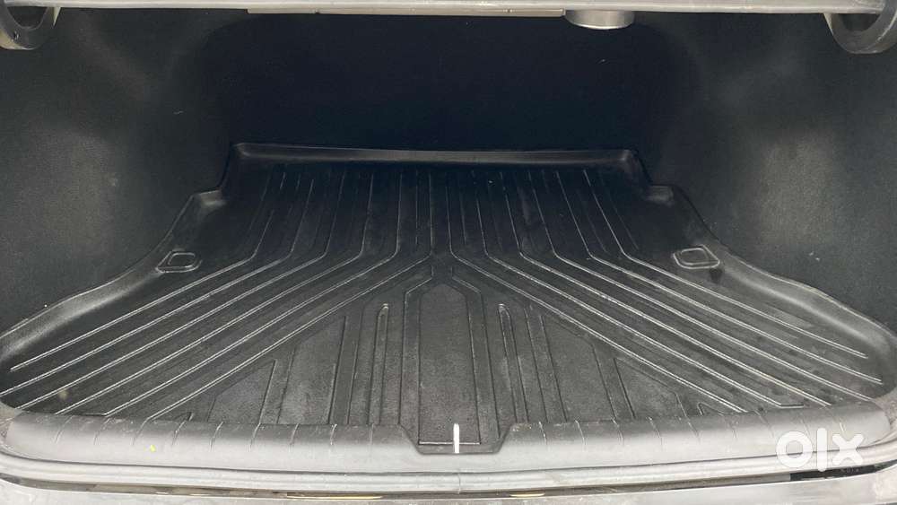 Hyundai Verna 1.5 Sx (o) Petrol Mt, 2024, Petrol