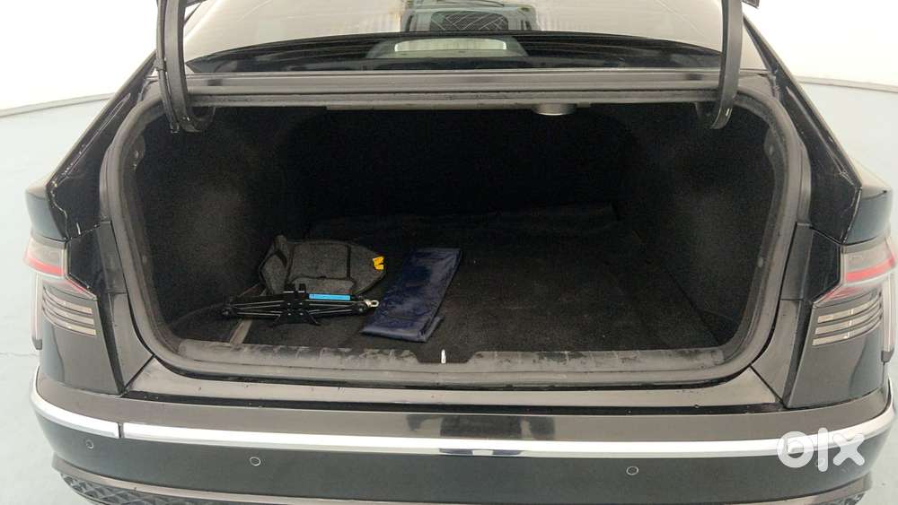 Hyundai Verna 1.5 Sx (o) Petrol Mt, 2023, Petrol