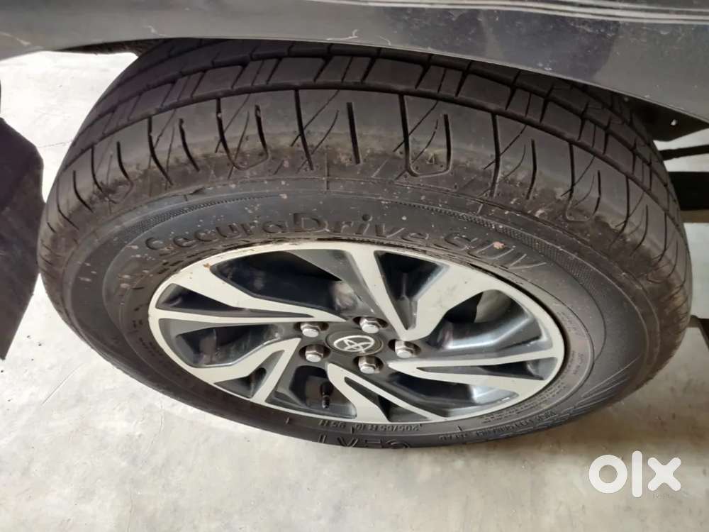 Toyota Innova Crysta [2020-ongoing] 2.4 Vx 8 Str, 2021, Diesel