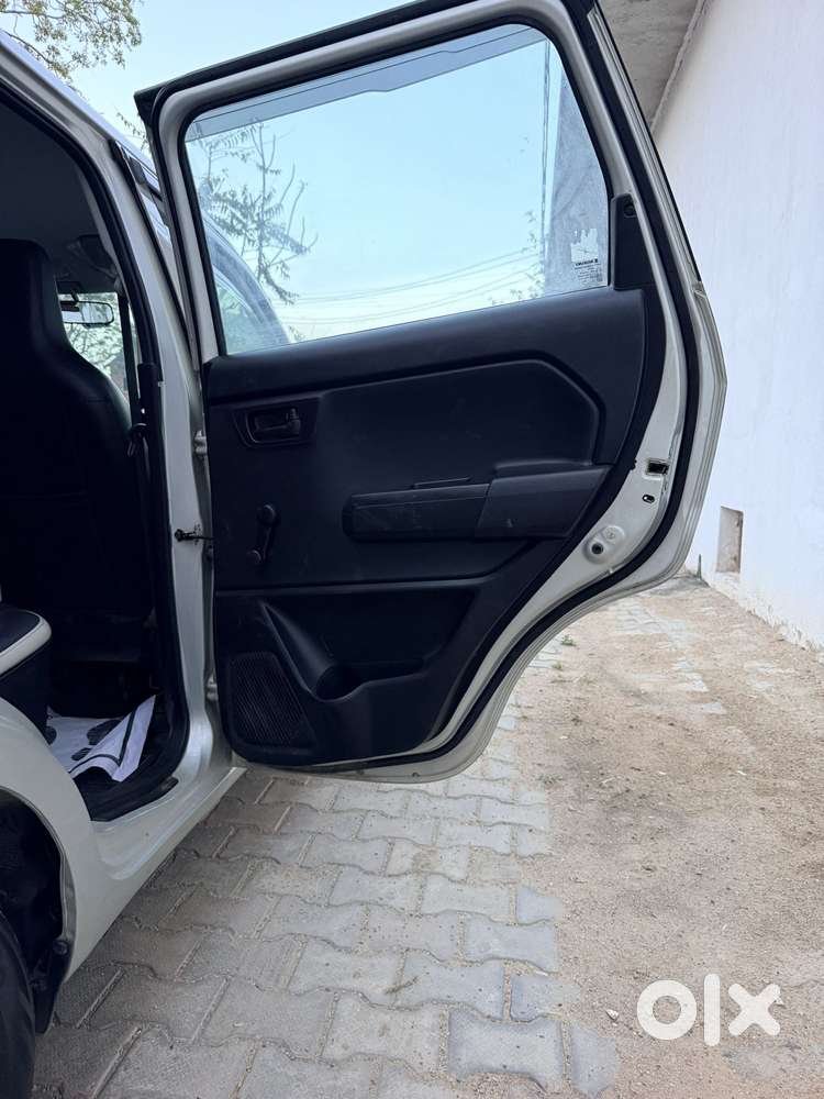 Maruti Suzuki Wagon R Cng Lxi Opt, 2022, Cng & Hybrids