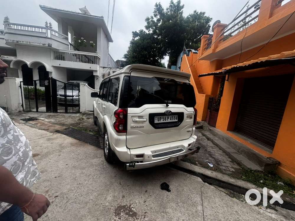 Mahindra Scorpio S10 2015