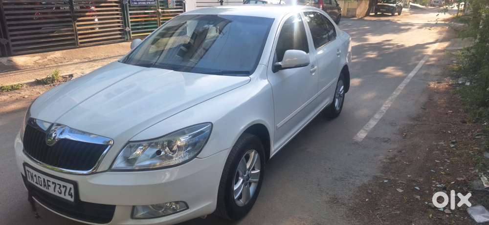 Skoda Laura 1.8 Tsi Ambiente, 2011, Petrol
