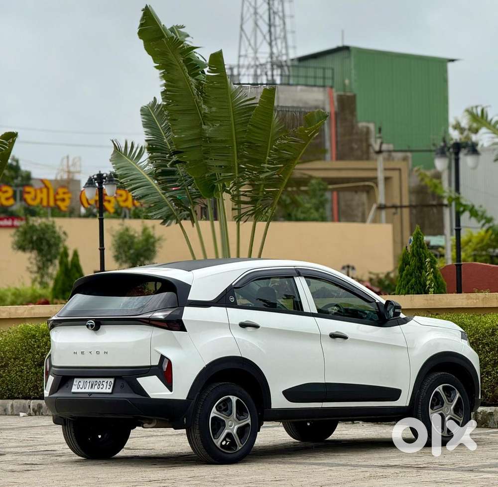 Tata Nexon Smart Plus1.2 Revotron Petrol 5 Mt, 2024, Petrol