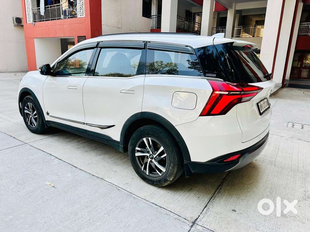 Mahindra Xuv700 2.0 Ax 5 Petrol Mt 7 Str, 2022, Petrol
