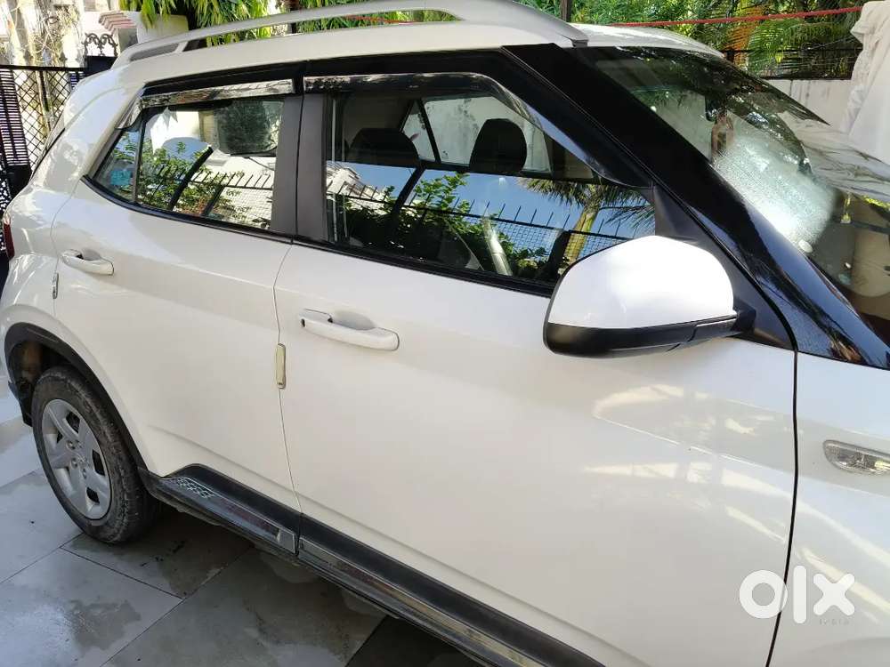 Hyundai Venue 2019 Petrol 35000 Km Driven