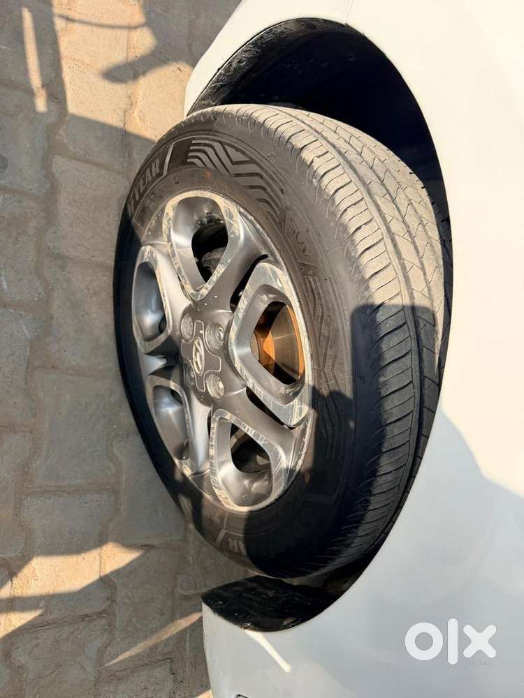 I20 2015 Diesel Brand New Tyre With Alloy Wheels With Good Condition