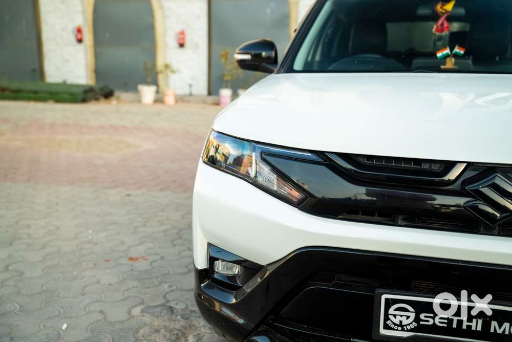 Maruti Suzuki Brezza 1.5 Vxi At Smart Hybrid, 2024, Petrol