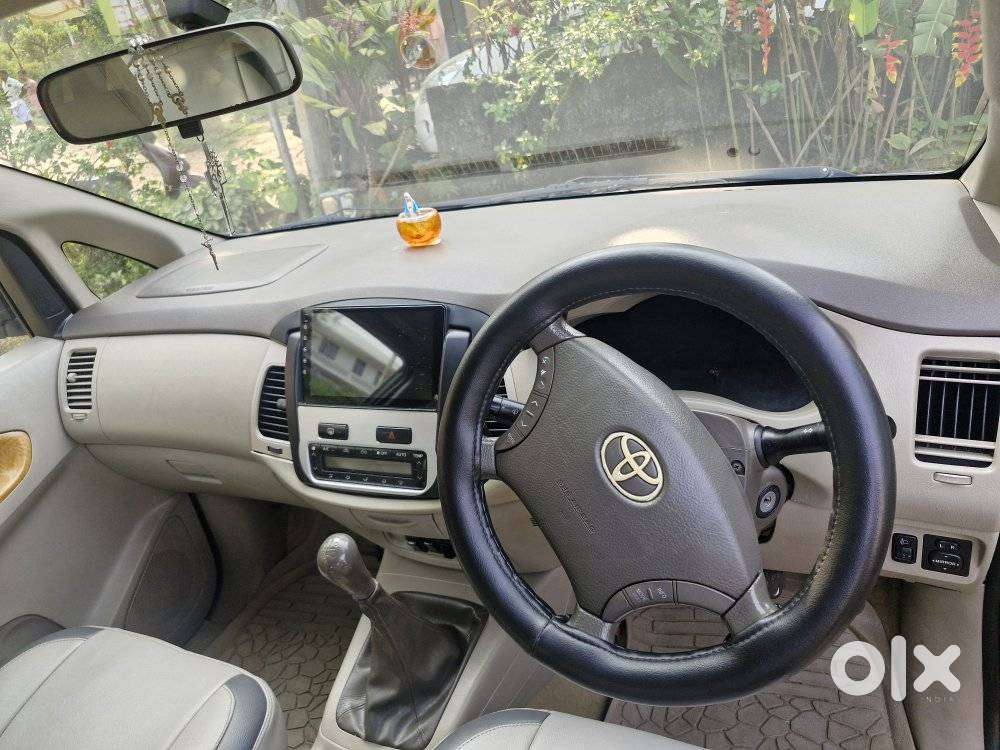 Toyota Innova 2.5 V 7 Str, 2011, Diesel