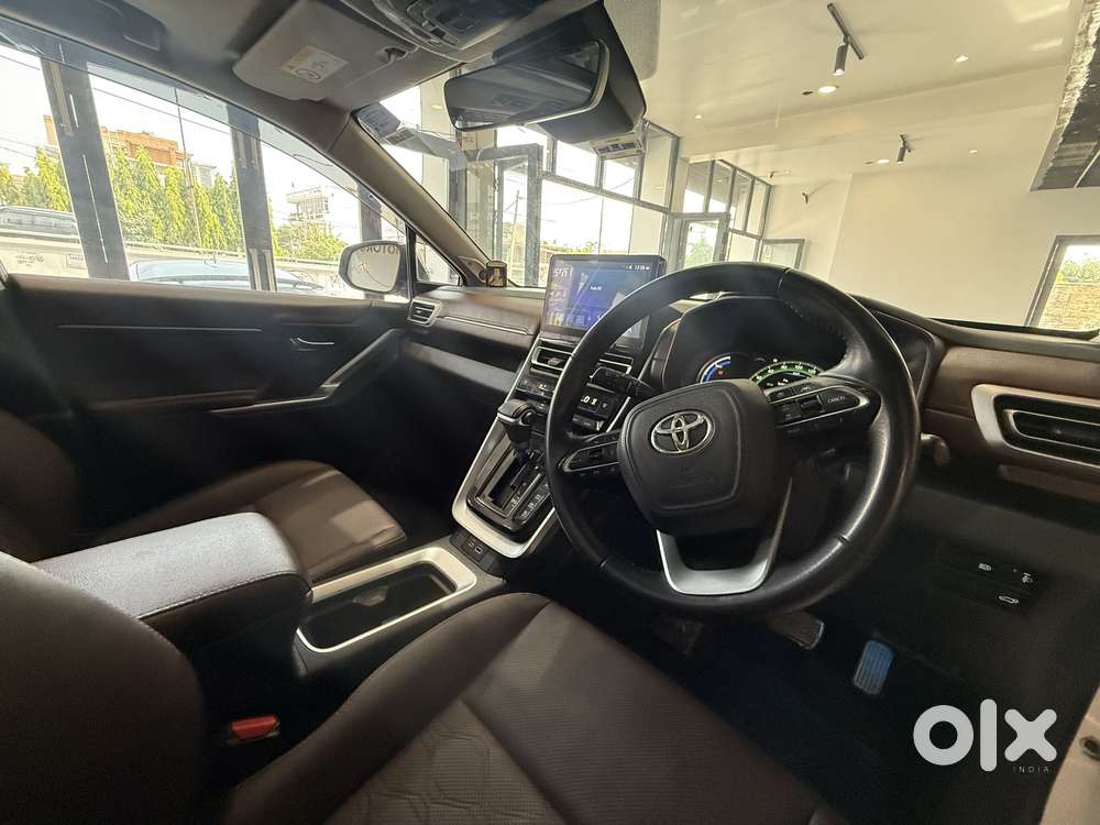 Toyota Innova Hycross 2.0 Zx (o) Hybrid 7 Str, 2024, Cng & Hybrids