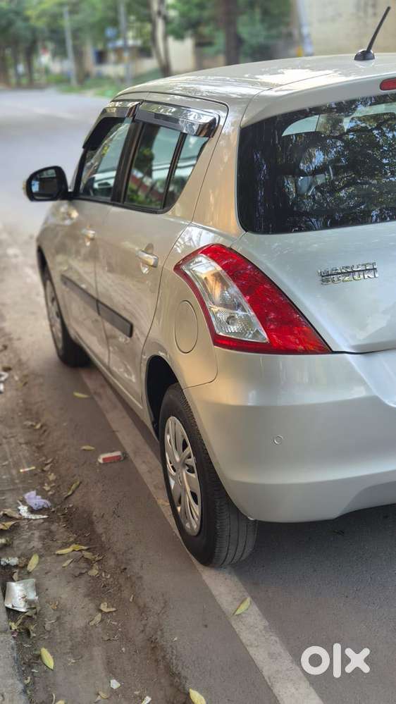 Maruti Suzuki Swift Vxi Abs Bsiv, 2016, Petrol
