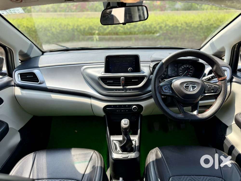 Tata Altroz 1.2 Xt, 2023, Petrol