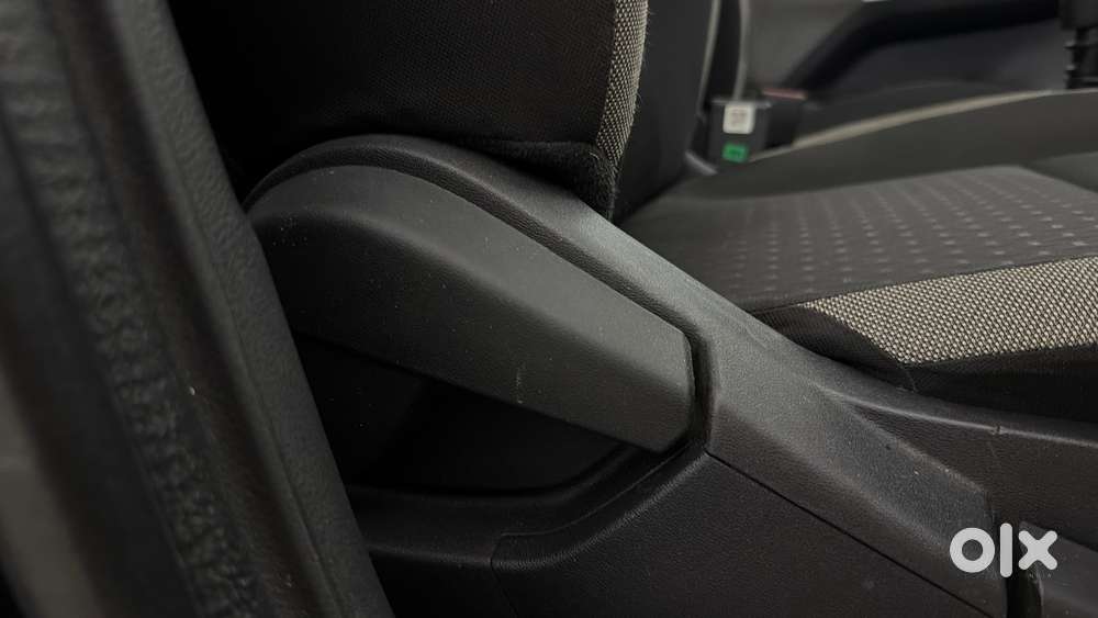 Nissan Magnite 1.0 Xv, 2023, Petrol