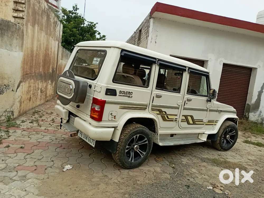 Mahindra Bolero Neo Plus 2012