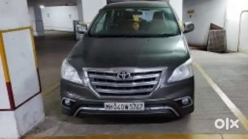 Toyota Innova 2.5v 2009 Model