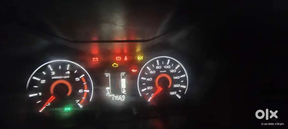 Mahindra Kuv 100 2017