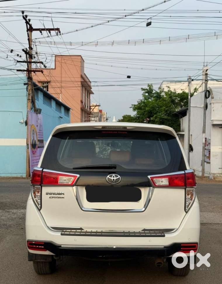 Toyota Innova Crysta 2.4 G Mt, 2023, Diesel