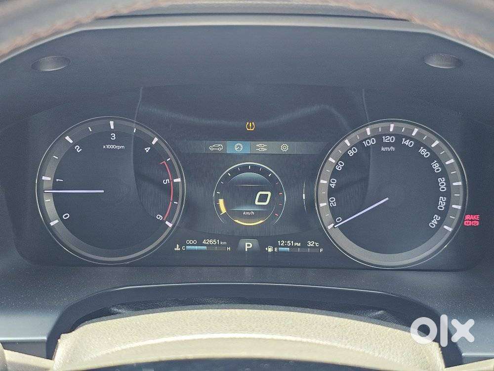 Mahindra Alturas G4 4wd At, 2022, Diesel