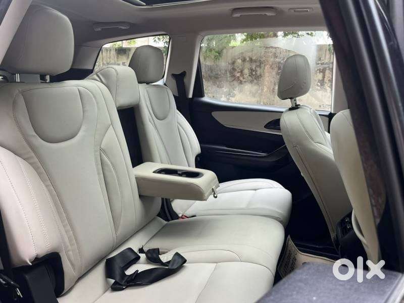 Mahindra Xuv700 2.2 Ax 5 Diesel At 7 Str, 2024, Diesel