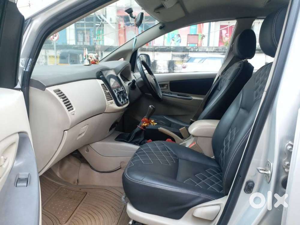 Toyota Innova 2.5 E 8 Str, 2012, Diesel