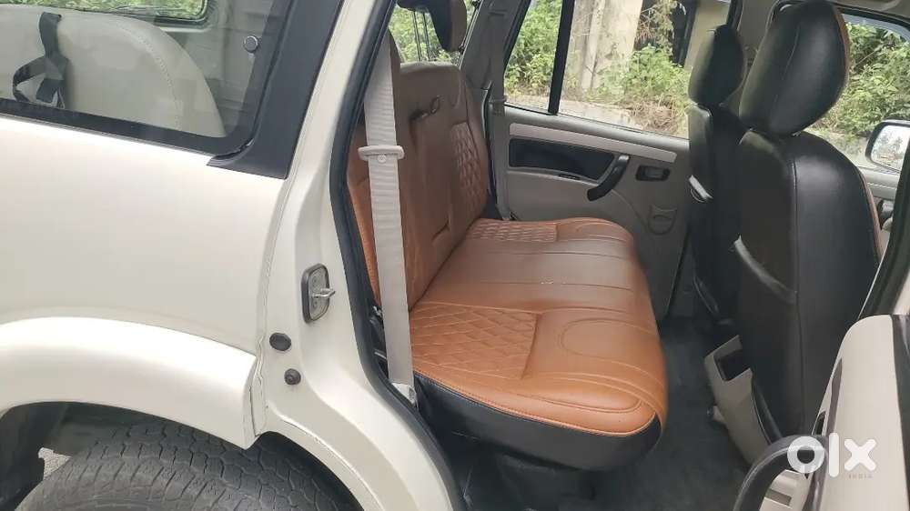 Mahindra Scorpio S10