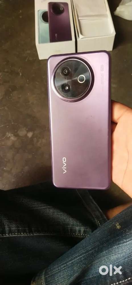 Vivo y39 5G under sale one year old bill box charger