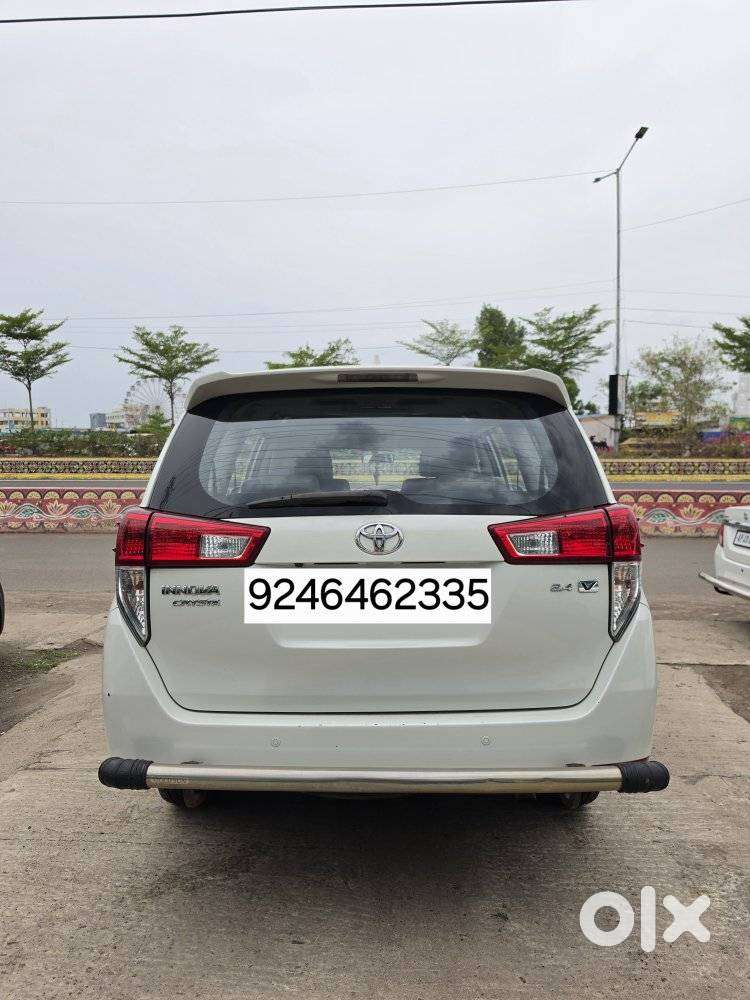 Toyota Innova Crysta 2.4 V 8 Str, 2017, Diesel