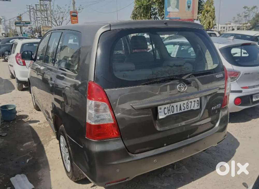 Toyota Innova 2013 Diesel 130000 Km Driven