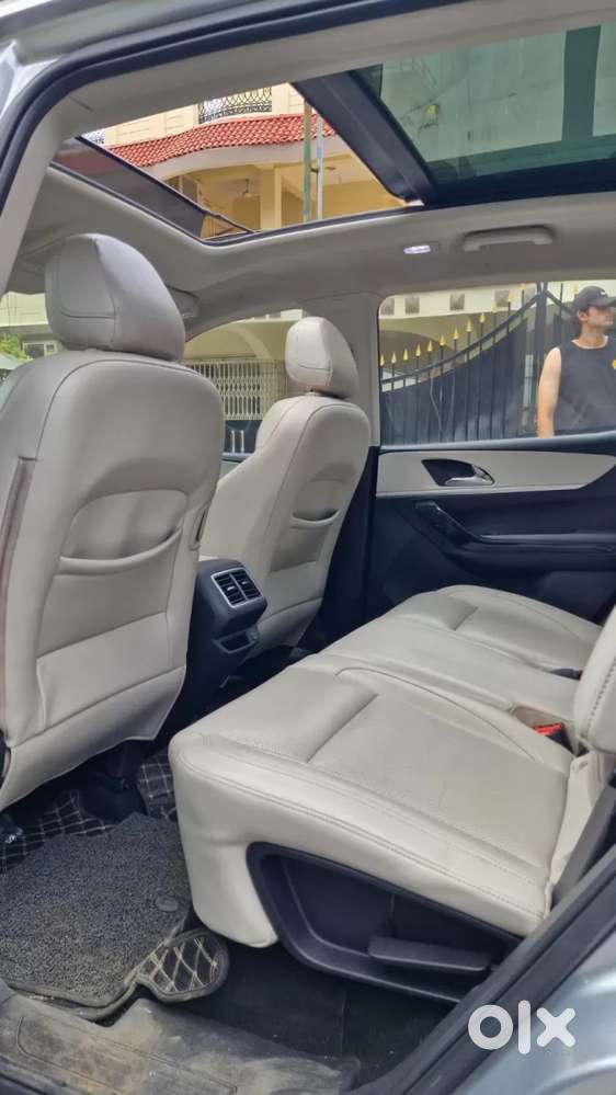 Mahindra Xuv700 2.0 Ax 7 Petrol At Str, 2022, Petrol