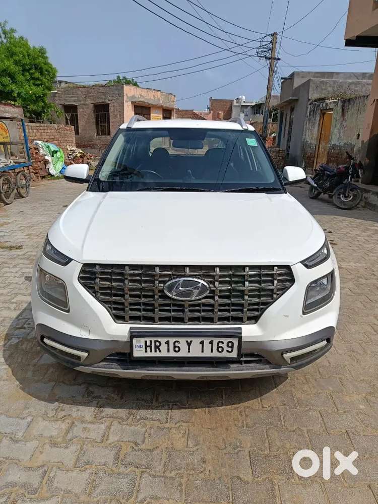 Hyundai Venue 2021 Petrol Well Maintained