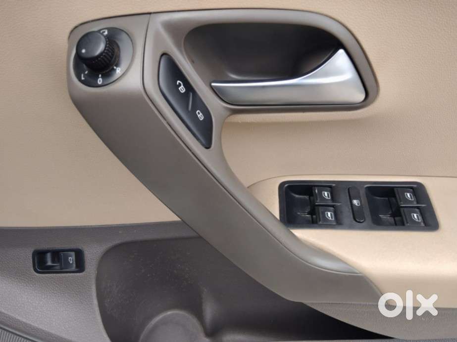 Volkswagen Vento Petrol Highline At, 2016, Petrol