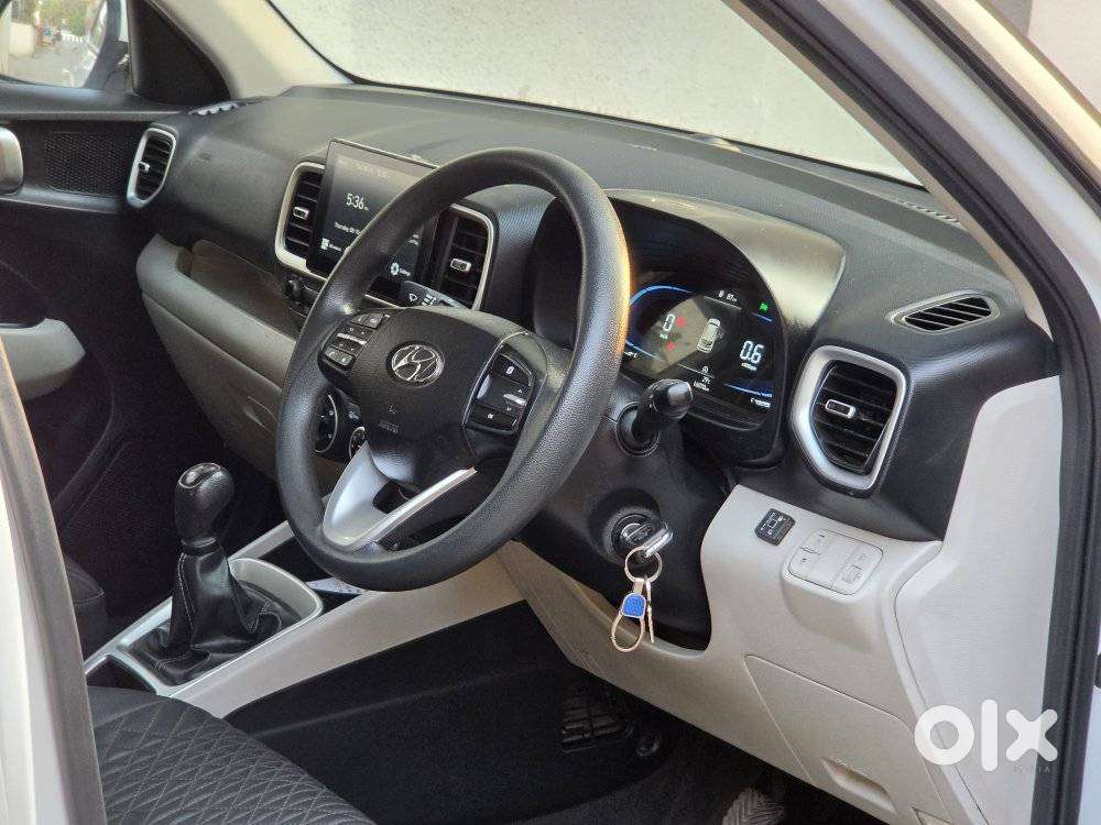Hyundai Venue 1.2 S (o), 2025, Cng & Hybrids