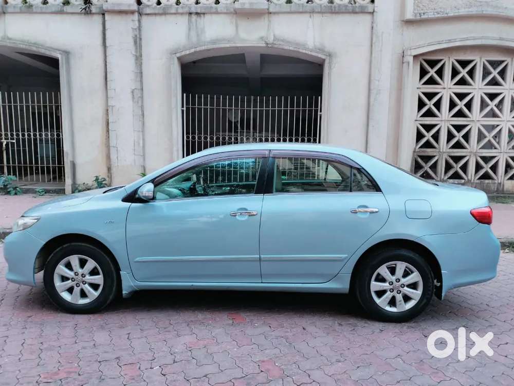 Toyota Corolla Altis 2011