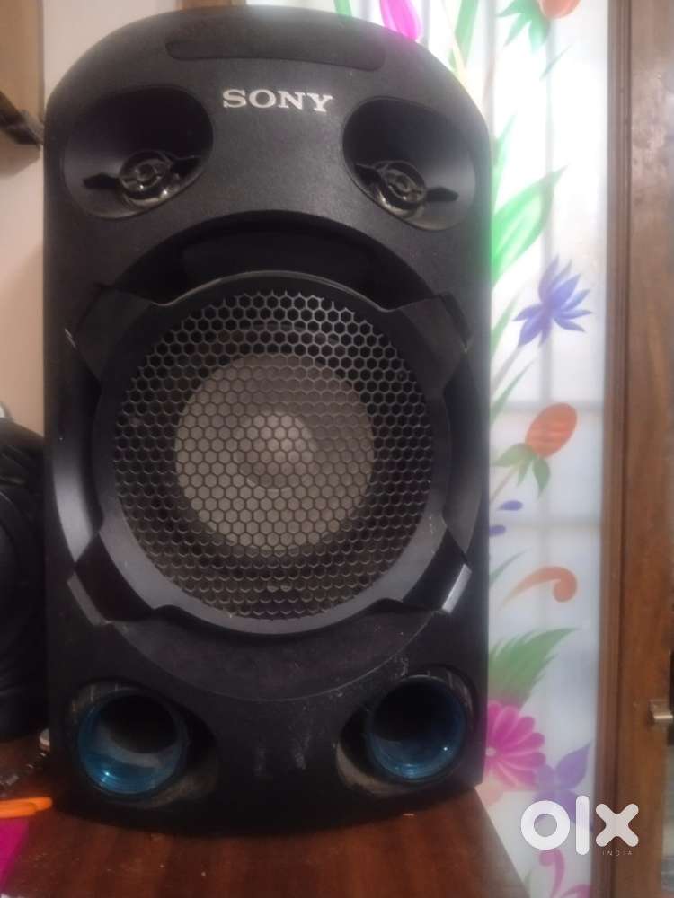 Sony MHC-V02 portable party speaker