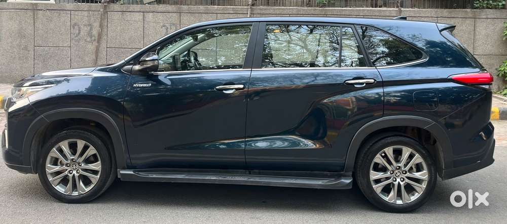 Toyota Innova Hycross 2.0 Zx (o) Hybrid 7 Str, 2024, Petrol