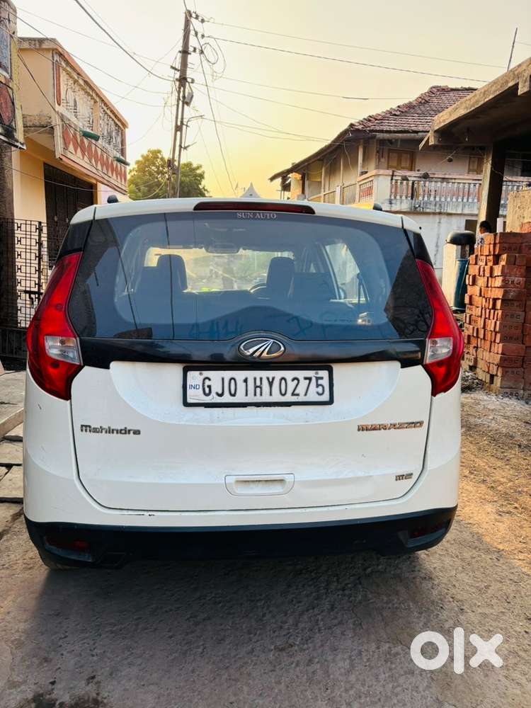 Mahindra Marazzo M2 8 Seater Diesel 2018