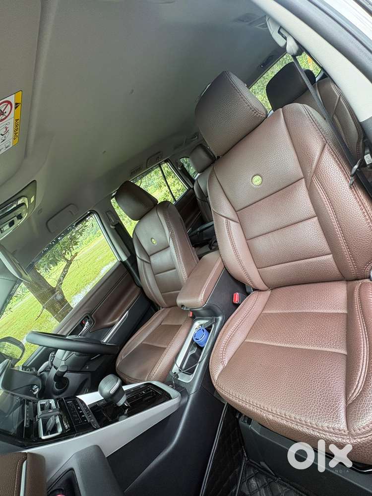 Toyota Innova Hycross 2025