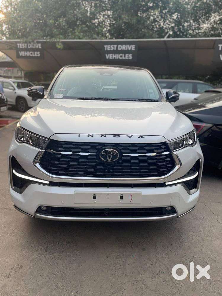 Toyota Innova Hycross 2.0 Zx (o) Hybrid 7 Str, 2026, Petrol