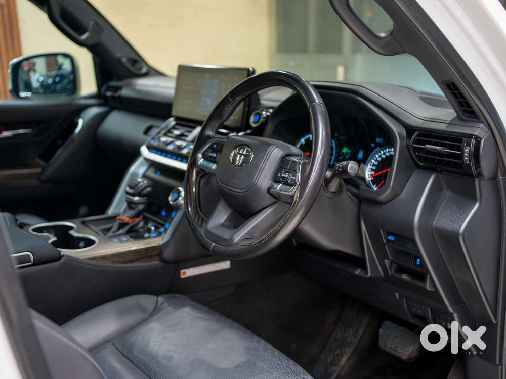 Toyota Land Cruiser 3.3 Zx Diesel, 2023, Diesel