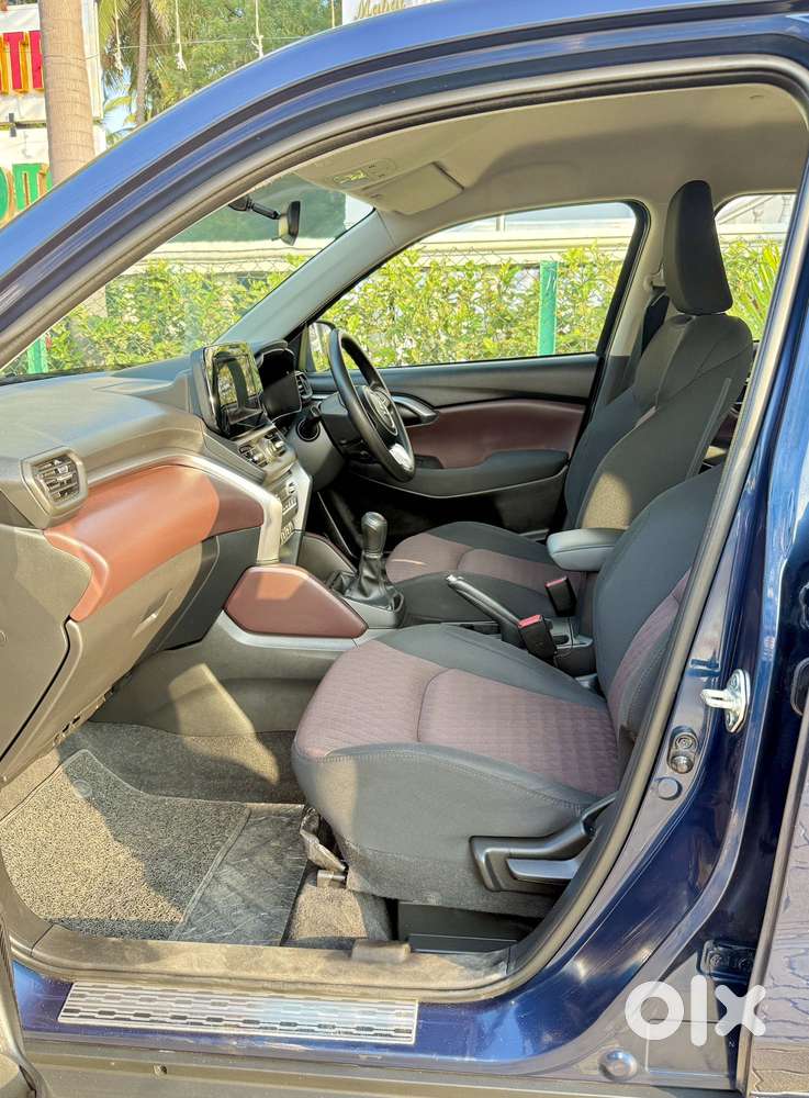 Maruti Suzuki Grand Vitara 1.5 Delta Smart Hybrid At, 2024, Petrol