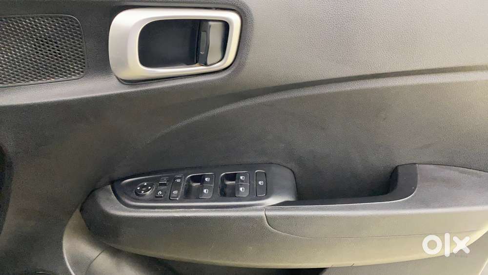 Hyundai Venue 1.2 S Plus, 2022, Petrol
