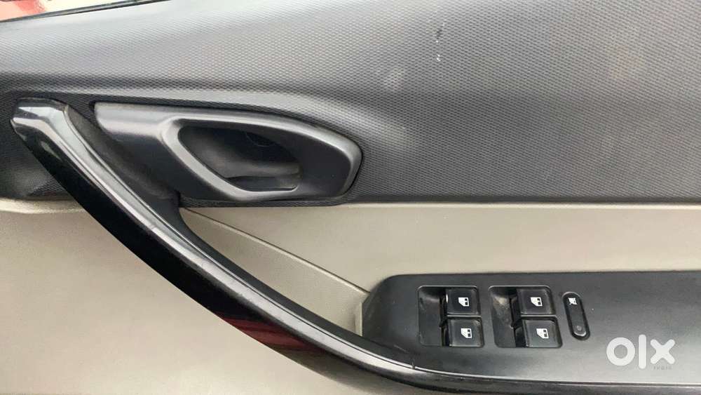 Tata Tiago 1.2 Revotron Xta, 2017, Petrol