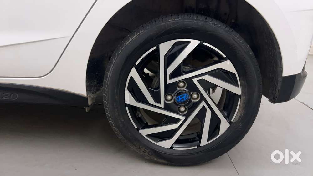 Hyundai New I20 1.2 Asta (o) Ivt, 2023, Petrol