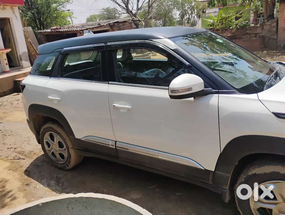 Maruti Suzuki Brezza 2024 Petrol Well Maintained
