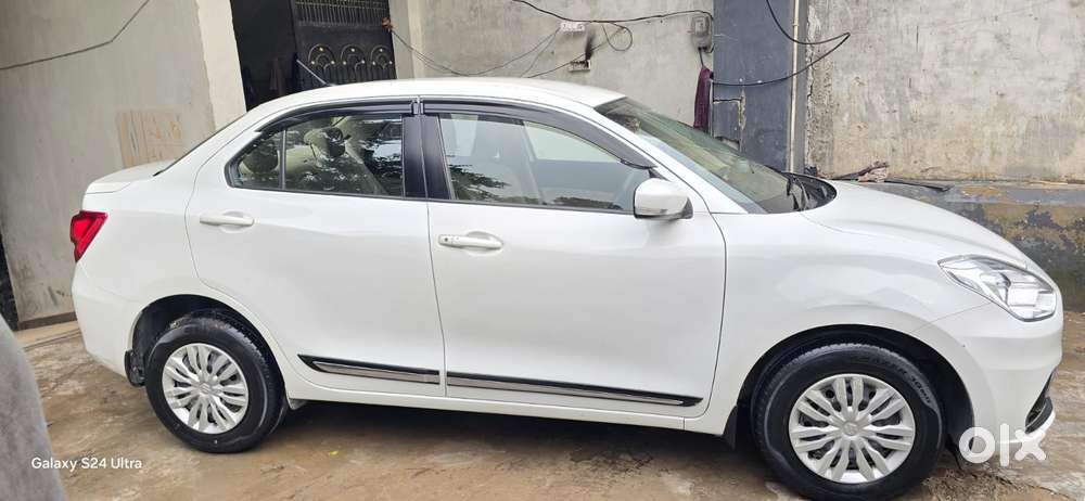 Maruti Suzuki Dzire 1.2 Vxi, 2022, Petrol
