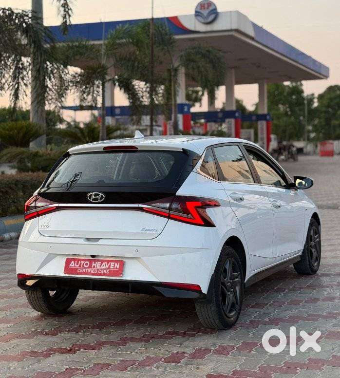 Hyundai I20 Sportz 1.2 Ivt, 2023, Petrol