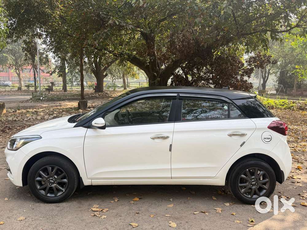 Hyundai I20 Asta 1.4 At Vtvt, 2018, Petrol