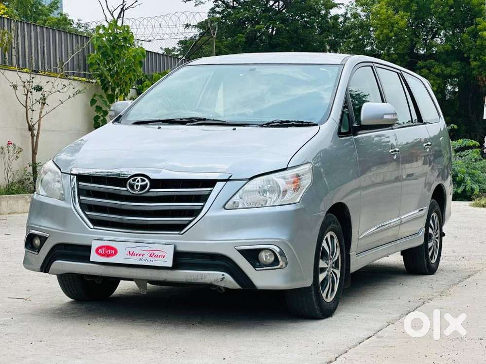 Toyota Innova [ ] 2.5 V Diesel 7 Str, 2015, Diesel